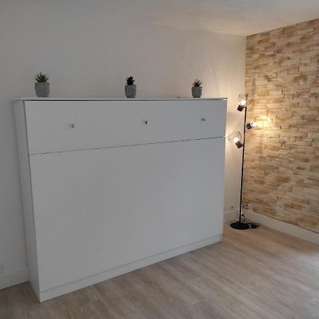 Charmant Studio Lumineux Avec Piscine Fréjus Esterno foto